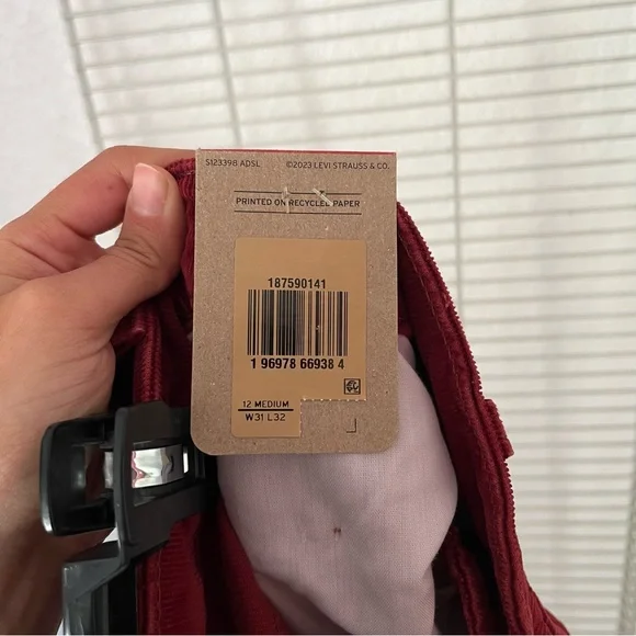 New Levi’s 725 High Rise Bootcut Corduroy Pants - Picture 8 of 10